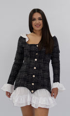 Rochie Alena scurtă, neagră cu detalii albe și volane