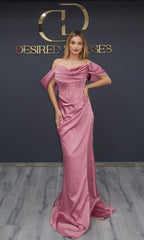 Rochie de seară roz satinat cu corset și umeri căzuți