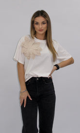 Tricou alb Genis cu aplicație florală 3D crem