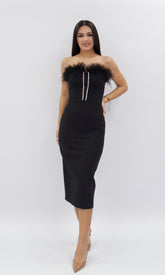 Rochie neagră Cataleya midi, fără bretele, cu pene și detaliu strălucitor