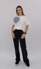 Tricou alb Genis cu aplicație florală 3D albastră
